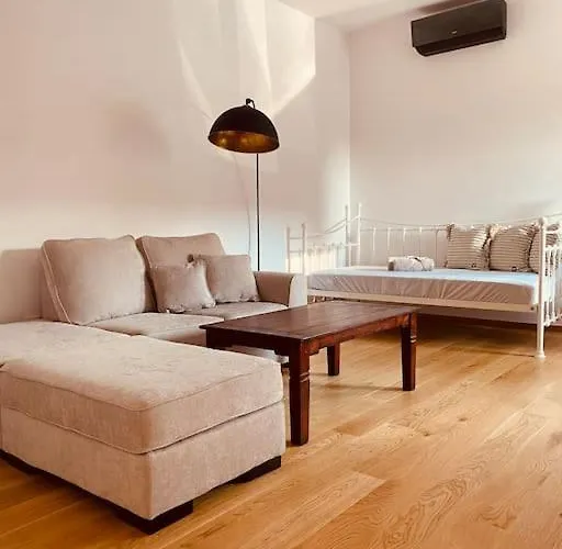 Dvojizbovy V Blizskom Centre Bardejova Бардеёв